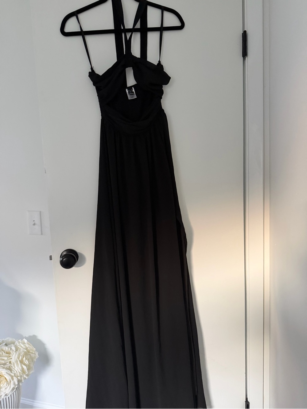 Elegant Black Maxi Dress with Strappy Back
